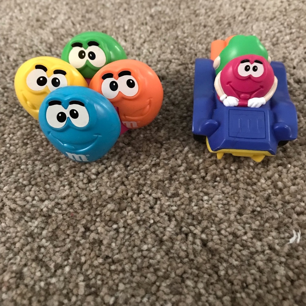 M&M set of 2 Burger King kids meal toy cars